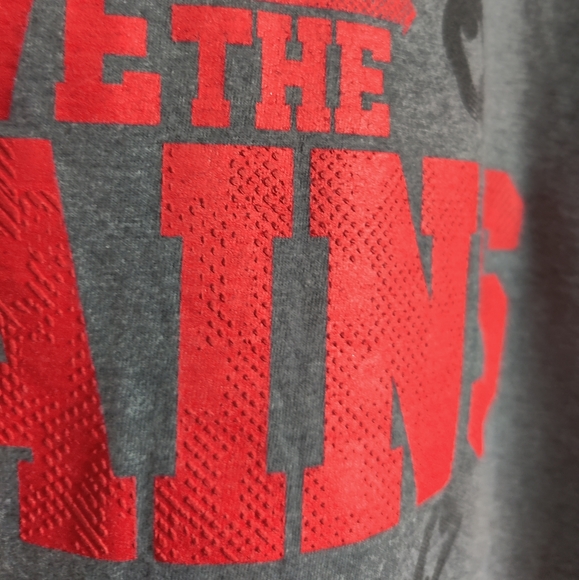 🗺️ Under Armour heatgear Move The Chains T-Shirt Men’s Medium Football Theme - Picture 3 of 9